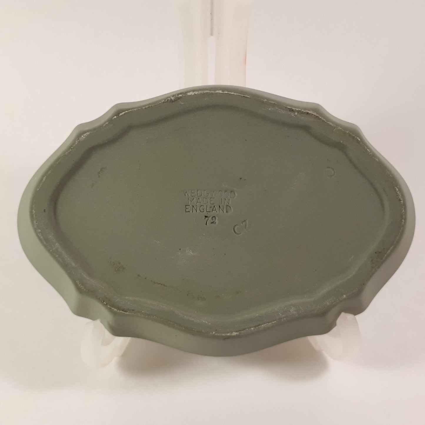 Vintage! Wedgwood Jasperware Sage Green Trinket Pin Dish with three cherubs, dog