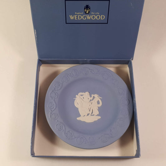 Vintage Wedgwood Blue Jasperware 3 Greek goddess dancing 4 1/2 " inches plate