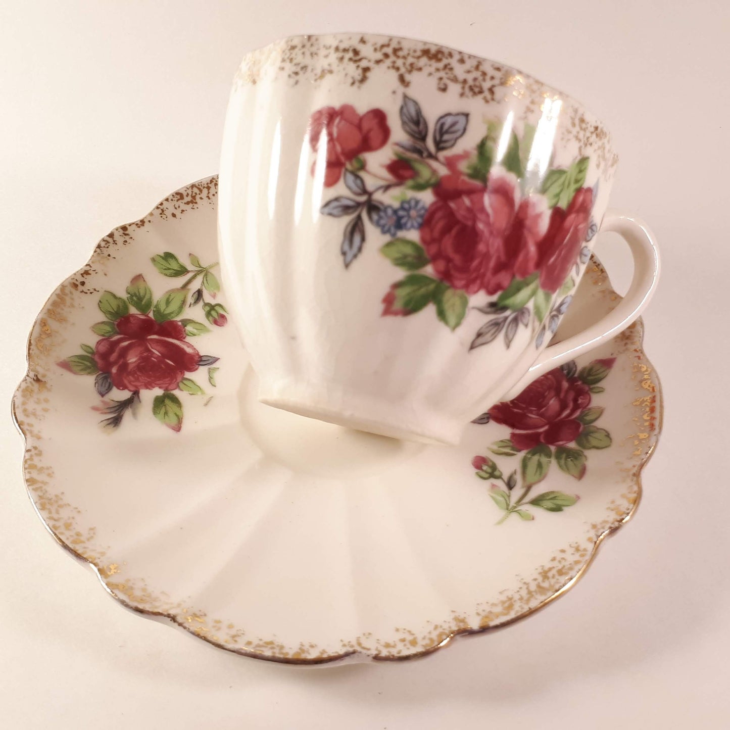 Stunning Red roses fine bone china cup and saucer Japan.