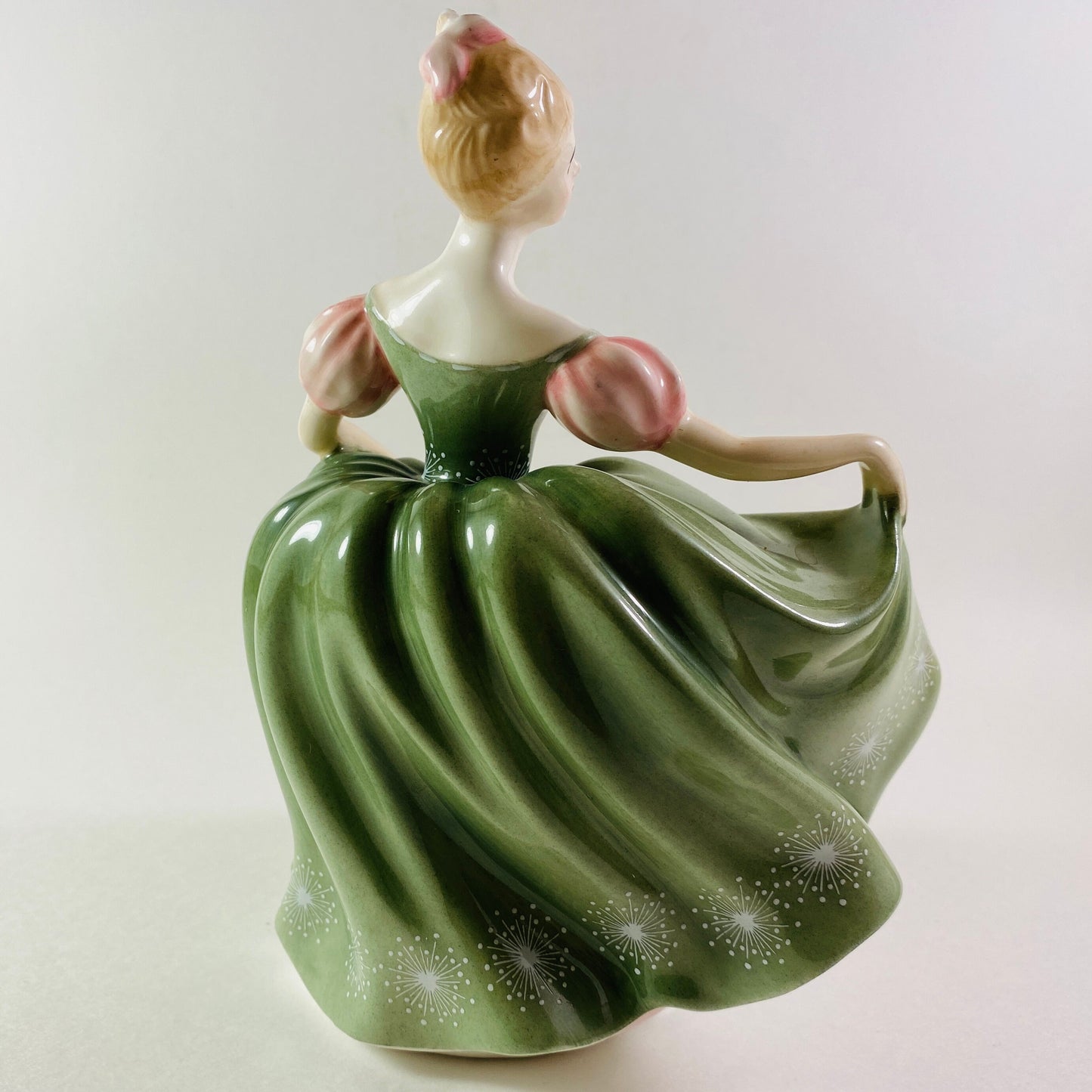 Vintage RARE !! Royal Doulton Gorgeous 7" inches Michele HN2234