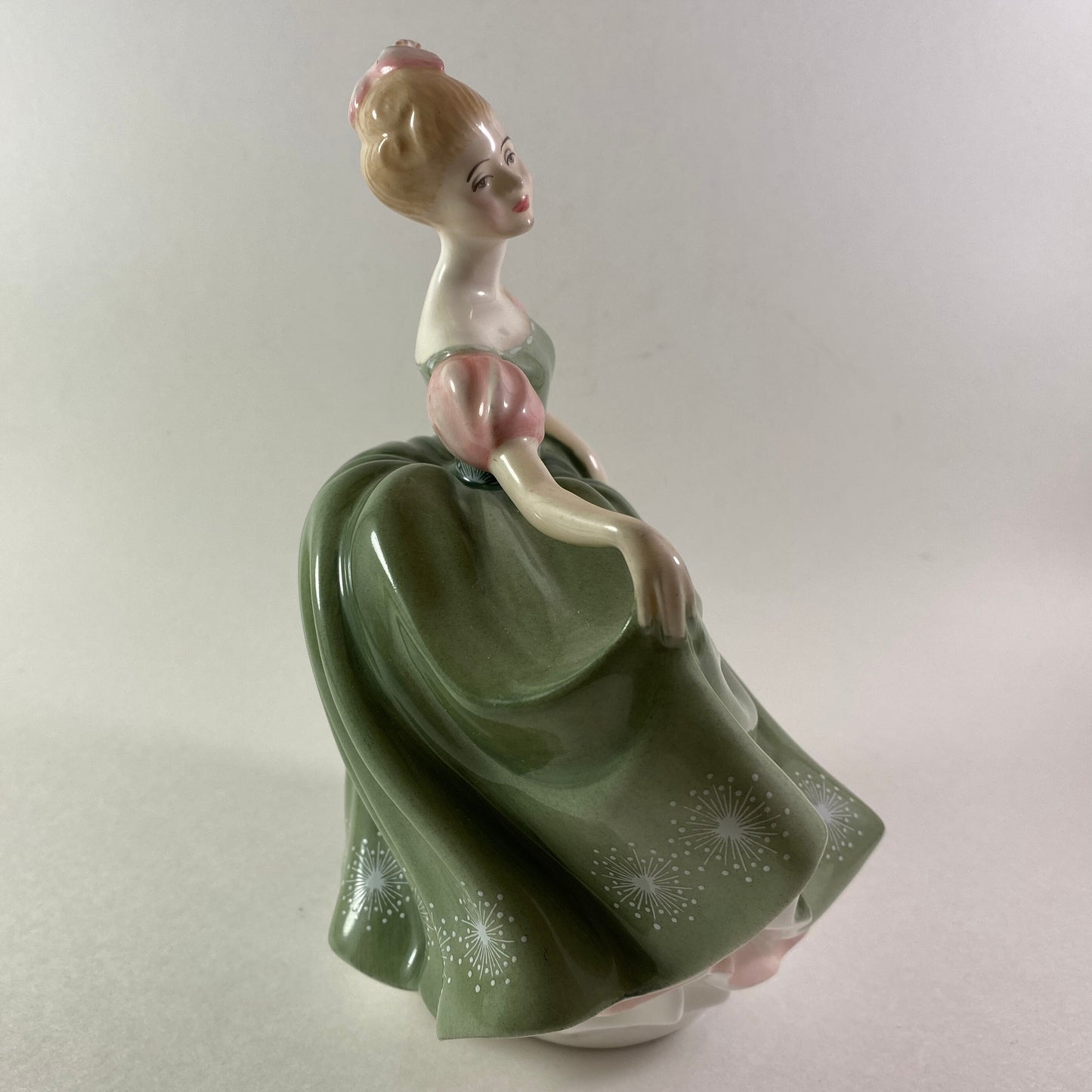 Vintage RARE !! Royal Doulton Gorgeous 7" inches Michele HN2234