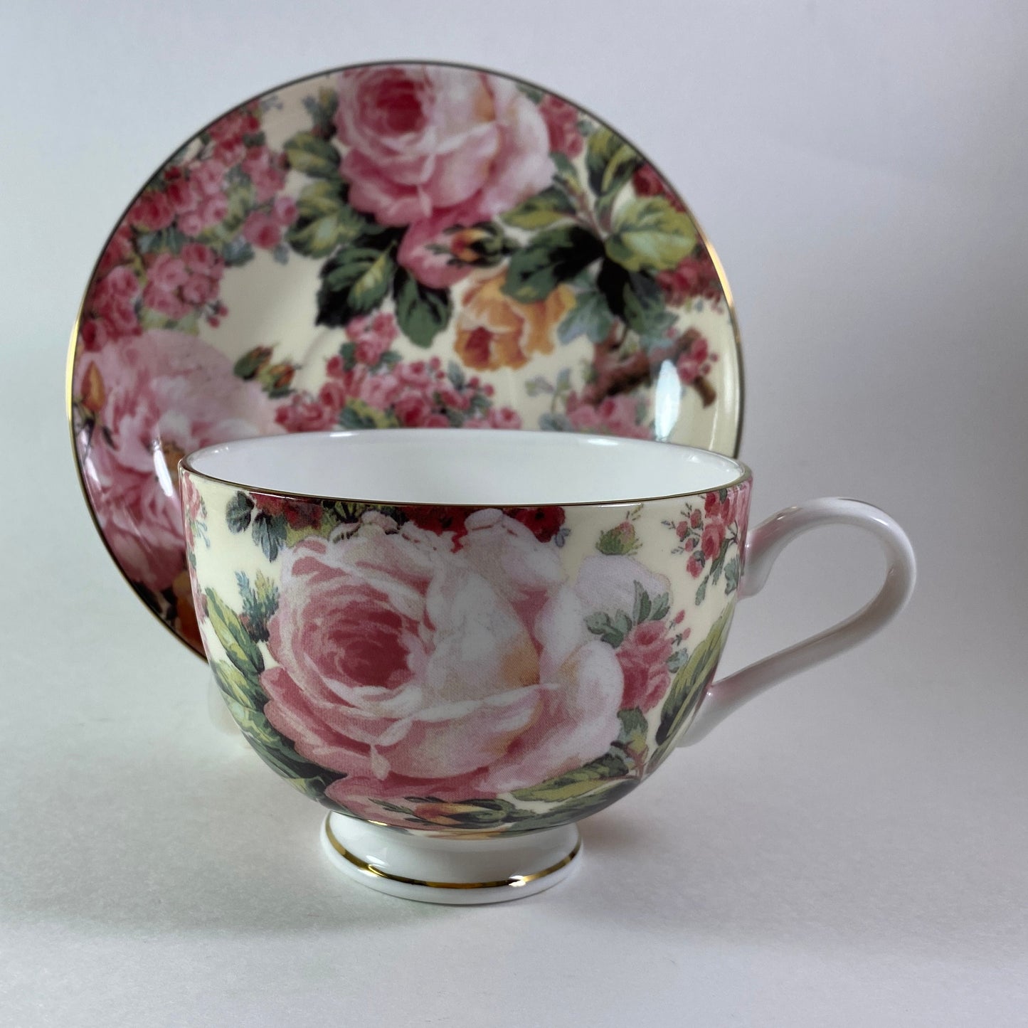 RARE !! Maxwell & Williams Rambling Rose  Teacup and saucer set