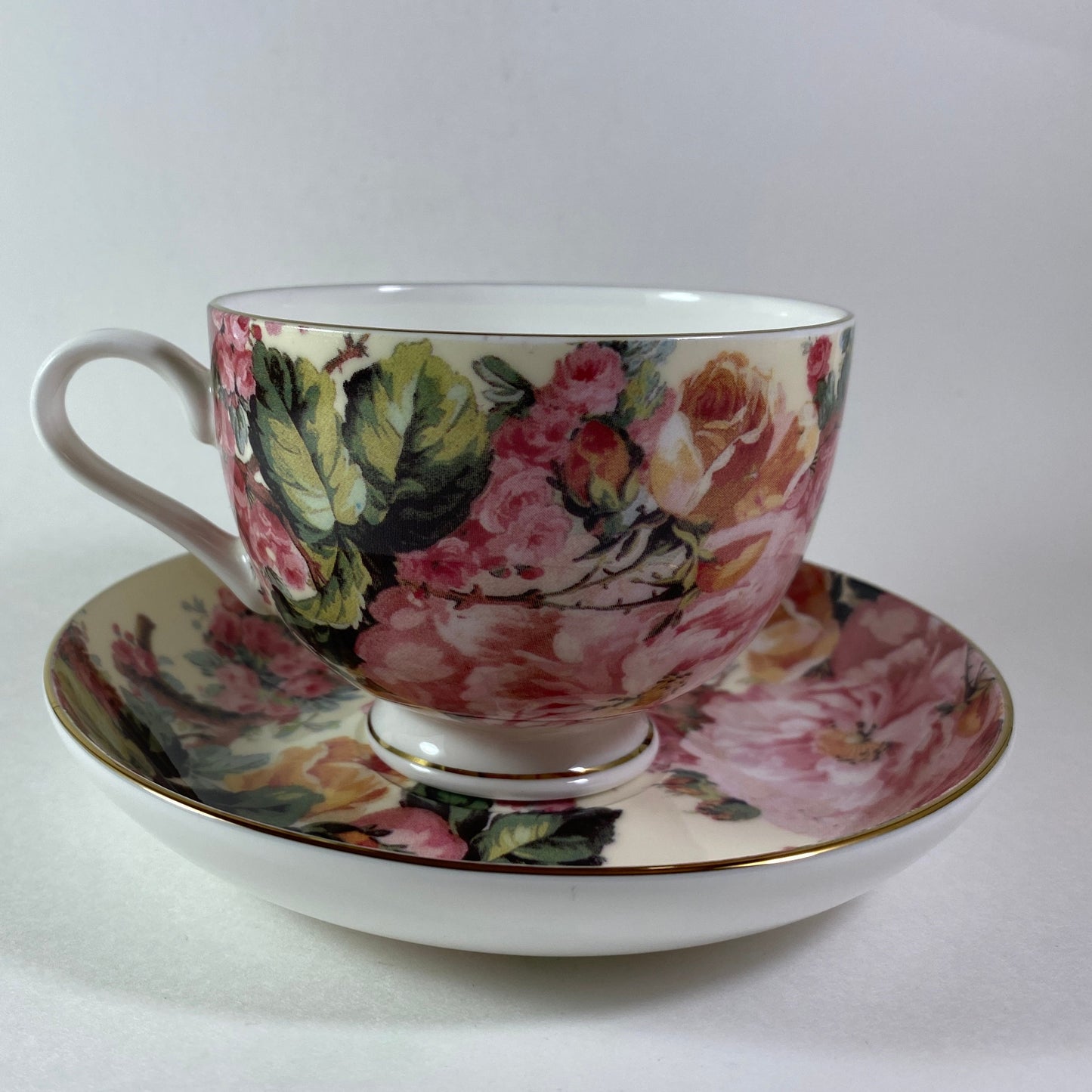 RARE !! Maxwell & Williams Rambling Rose  Teacup and saucer set