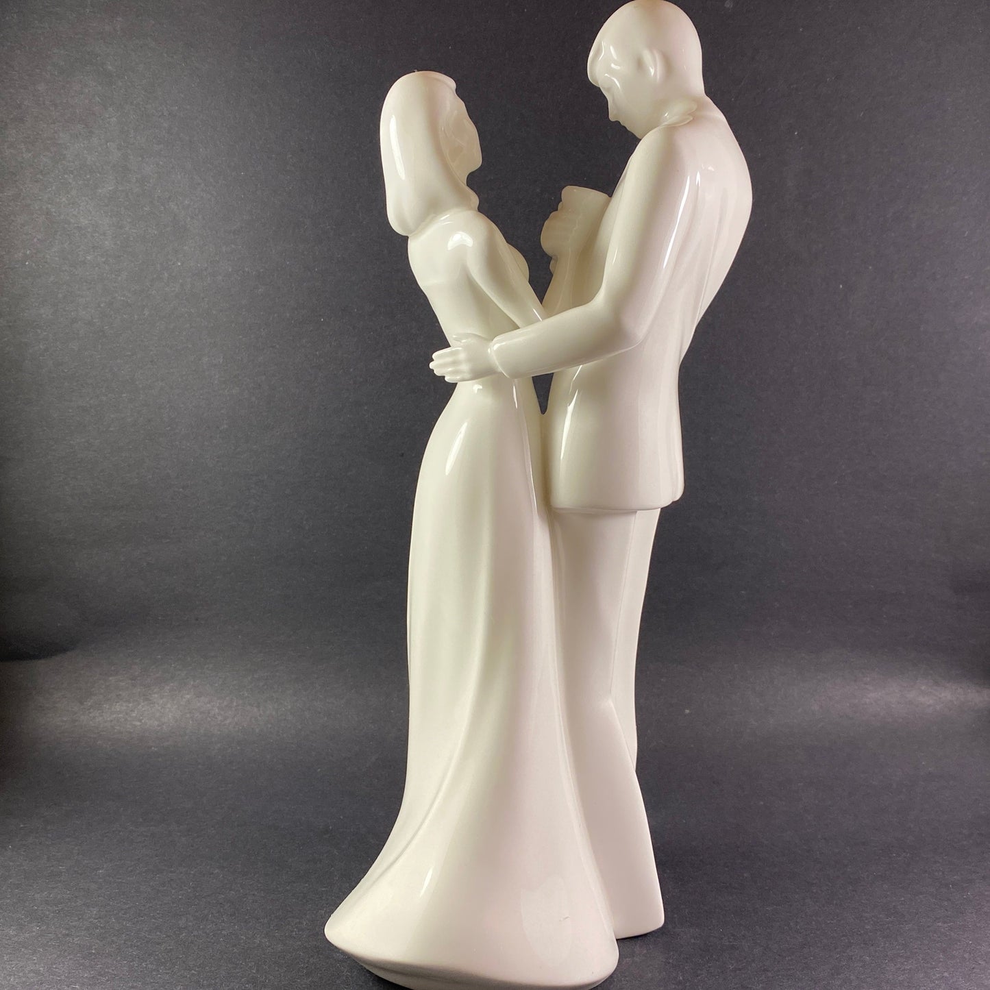 Wedding Gift !! Royal Doulton " Congratulations" figurine, HN 3351 of Wedding Couple