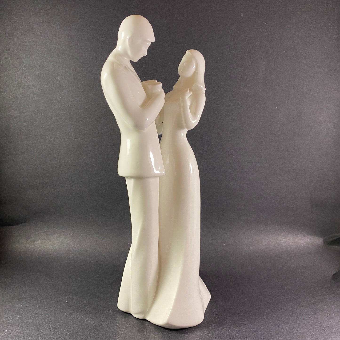 Wedding Gift !! Royal Doulton " Congratulations" figurine, HN 3351 of Wedding Couple