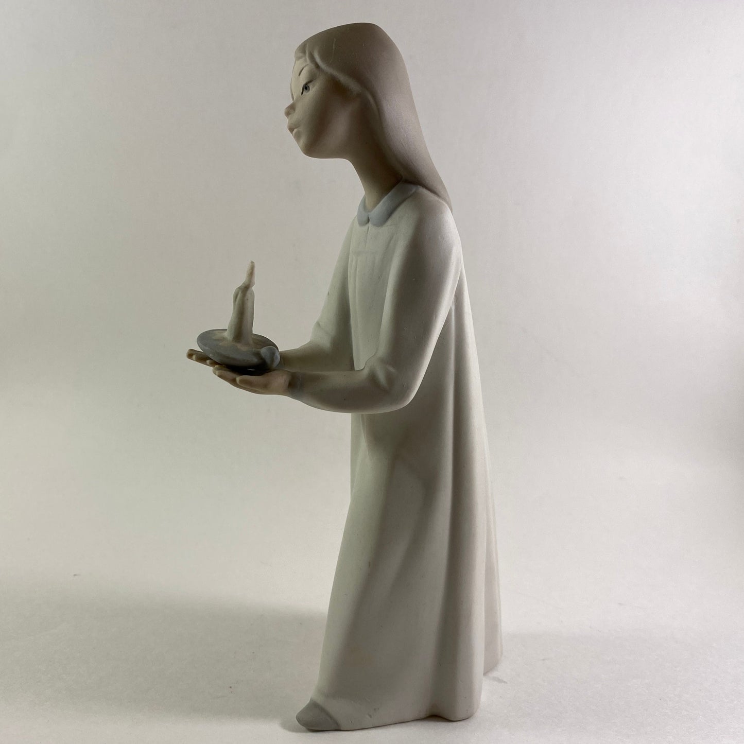 Beautiful Rare Lladro Figurine - 4868 "Girl with Candle in matte finish