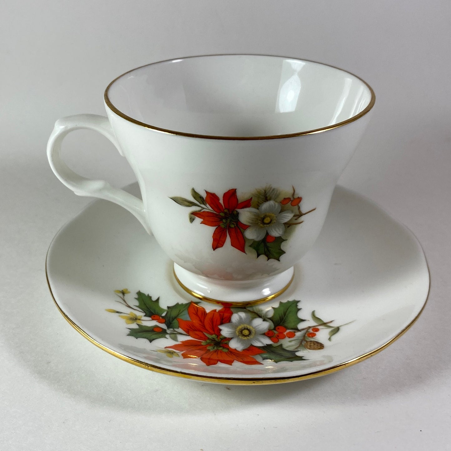 Vintage Sadler Wellington Poinsettia Teacup & Saucer Set. Made in England.