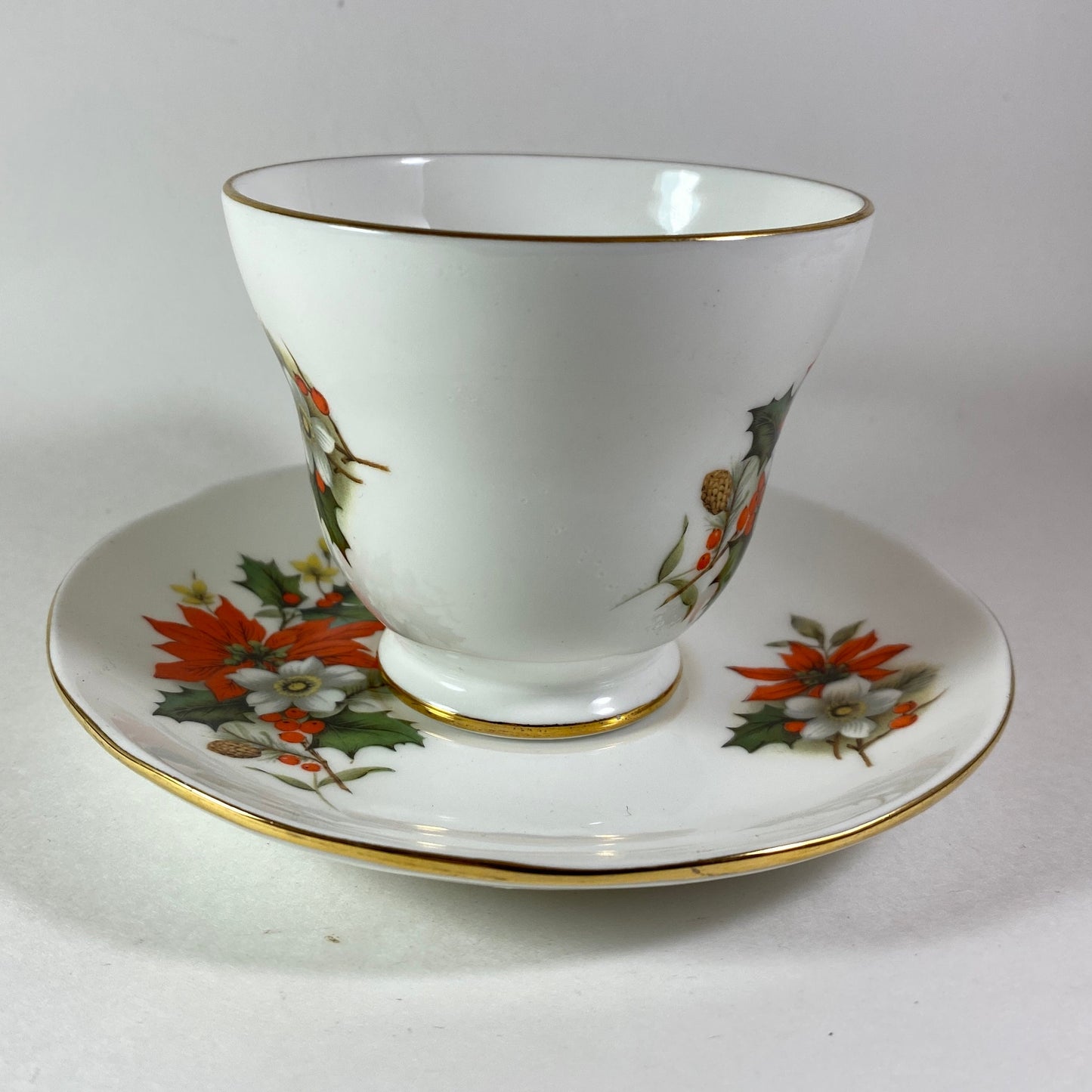 Vintage Sadler Wellington Poinsettia Teacup & Saucer Set. Made in England.