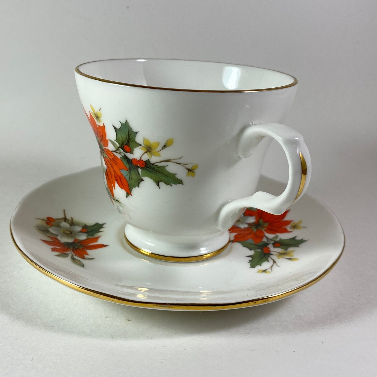 Vintage Sadler Wellington Poinsettia Teacup & Saucer Set. Made in England.